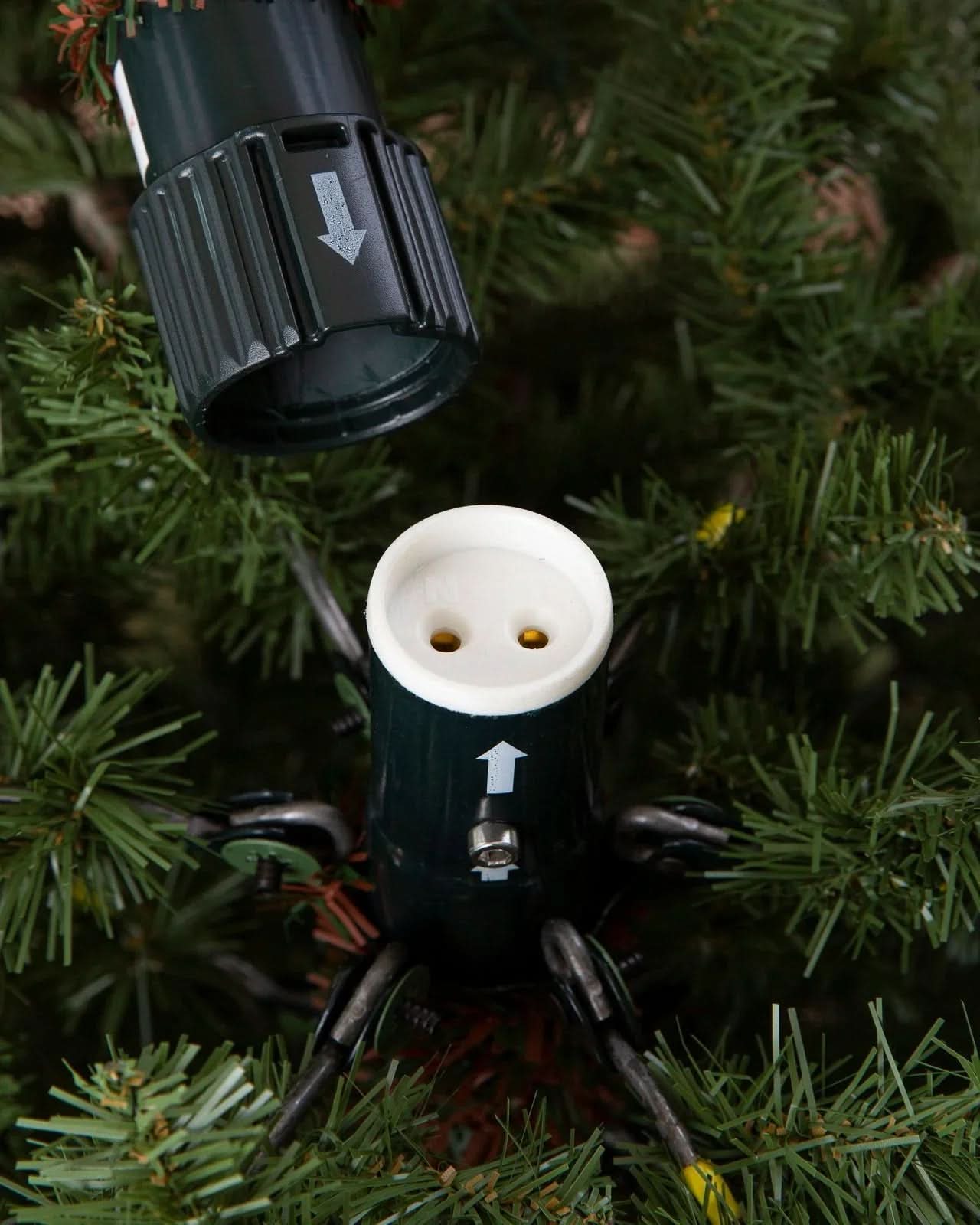 Árvore de Natal Tradicional com Galhos Articulados, SuportMetálico e LEDs Embutidos